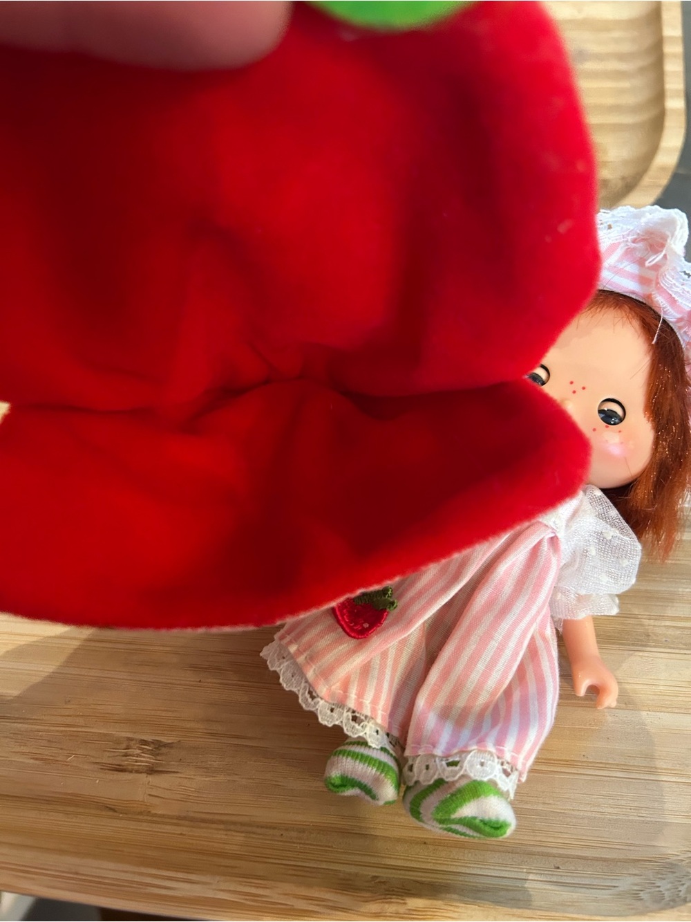 Strawberry Shortcake *VINTAGE* sweet sleeper doll with cat and strawberry bag - Picture 4 of 7